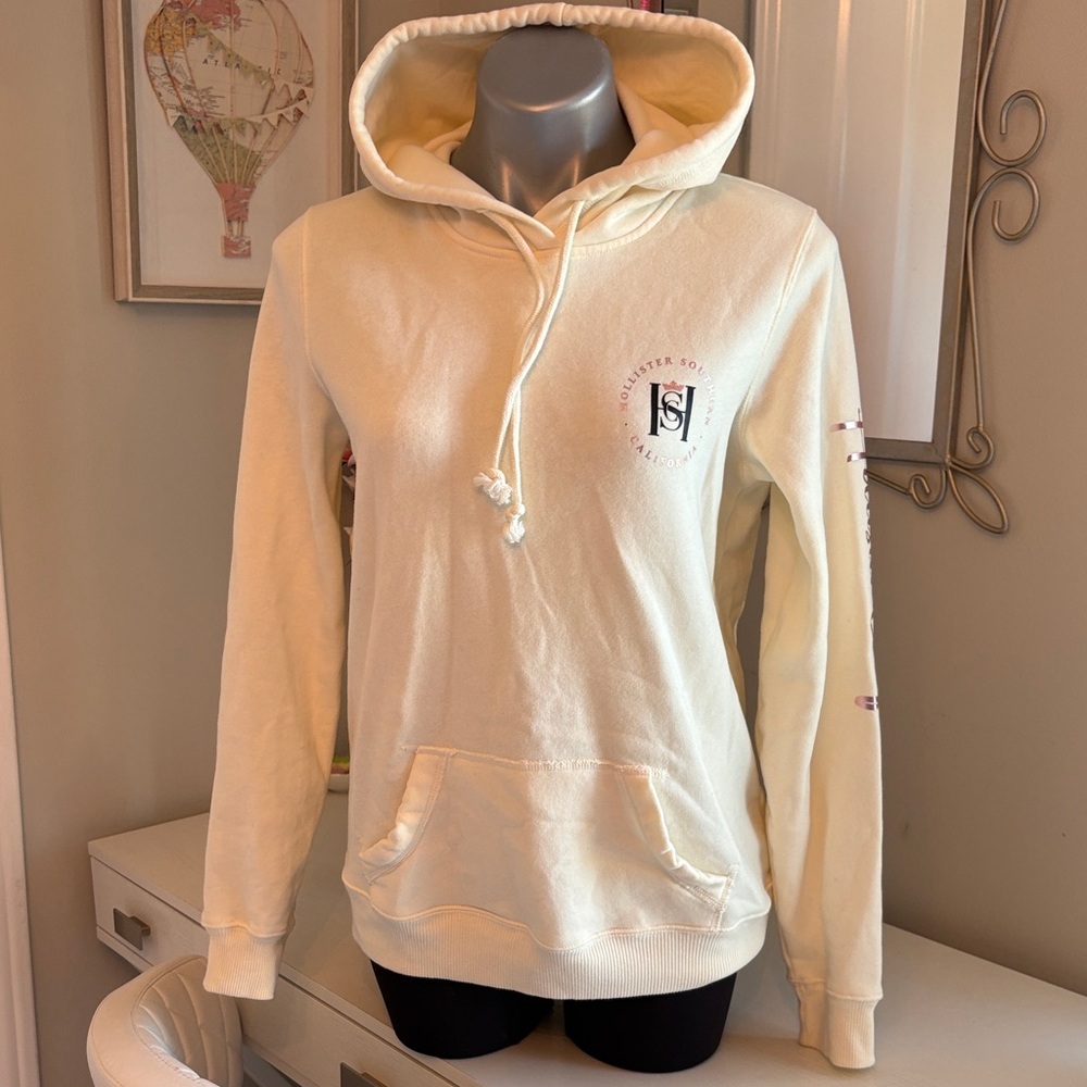 Hollister Cream Sweatshirt with Logo